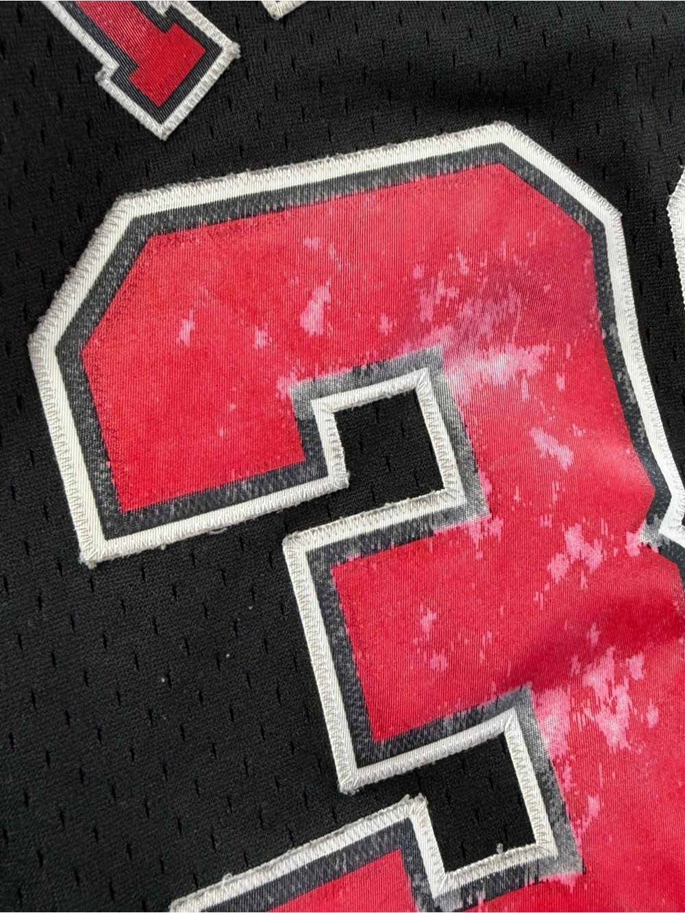 Mitchell & Ness Scottie Pippen Bulls 1997-98 Swingman Jersey M Distressed Stich - Picture 8 of 16